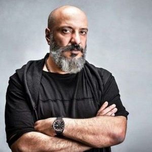 تیپ مشکی امیر جعفری از بازیگران قد بلند سینمای ایران 