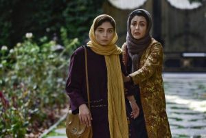 شقایق فراهانی و دیبا زاهدی در فیلم آزاد به قید شرط