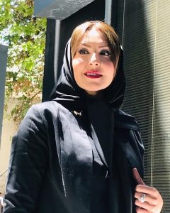 تیپ مشکی آزیتا ترکاشوند از بازیگران متولد ماه خرداد