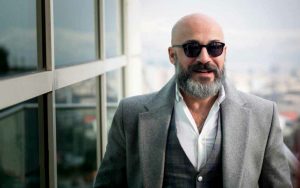 امیر آقایی از بازیگران مرد ایرانی با عینک