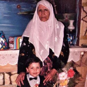 محسن افشانی و مادربزرگش