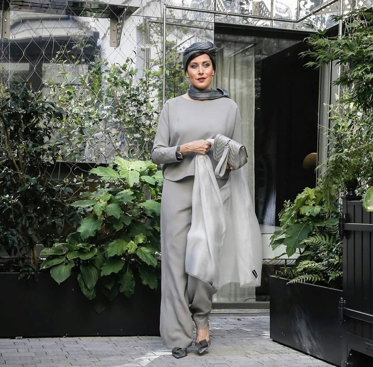 مهتاب کرامتی با لباس طوسی - بازیگران ایرانی مدل