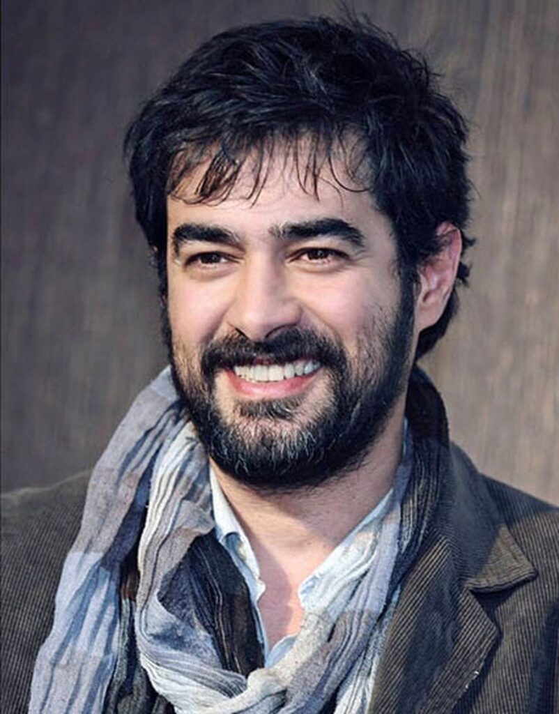 شهاب حسینی با شال گردن - شهاب حسینی بهترین بازیگر