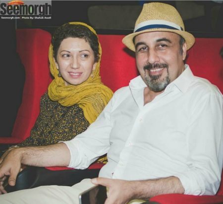 همسر رضا عطاران با شال زرد
