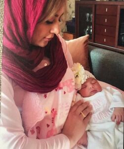 یکتا ناصر و نوزادی دخترش