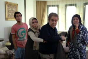همبازی شدن اشکان اشتیاق با اکبر عبدی و دخترش المیرا در فیلم یکی برای همه