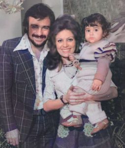 رضا بابک و همسر و دخترش در جوانی