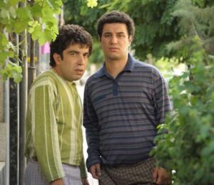 جواد عزتی و عباس جمشیدی فر در سریال سه دونگ سه دونگ