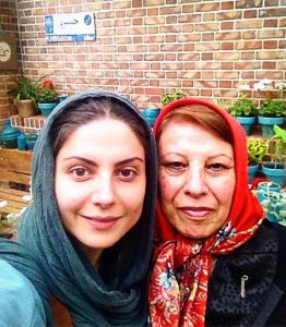 عکس سولماز غنی و مادرش