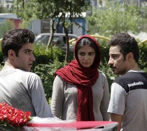 هوتن شکیبا ، نوید محمدزاده و لیندا کیانی در فیلم خیابان خیلی خلوت