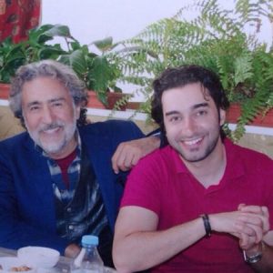 رضا توکلی در کنار پسرش