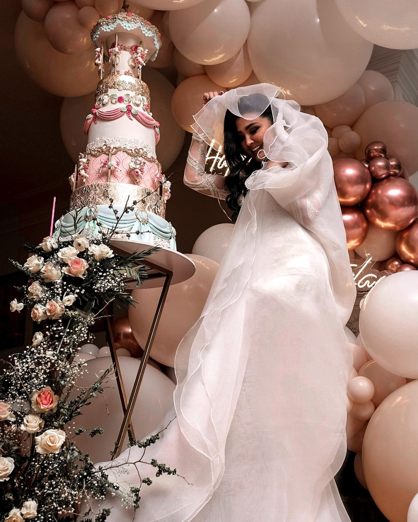 رونمایی مریم معصومی از لباس عروس لاکچریش