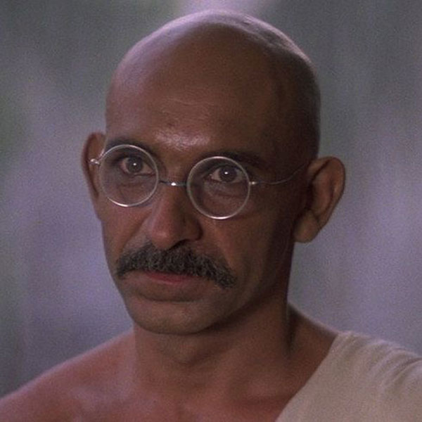 بن کینگزلی در نقش گاندی